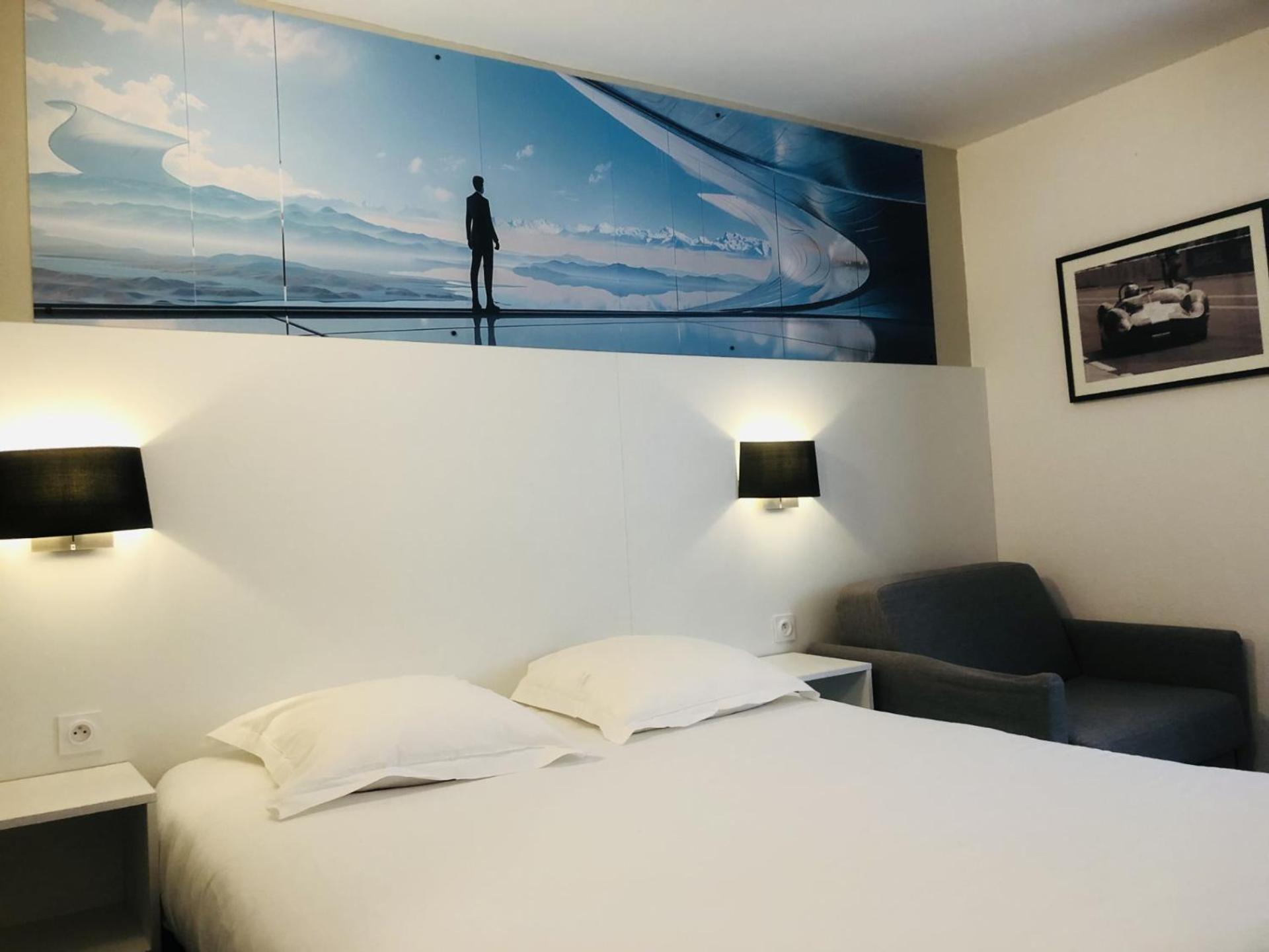 Hotel The Originals Bernay Acropole Exterior foto
