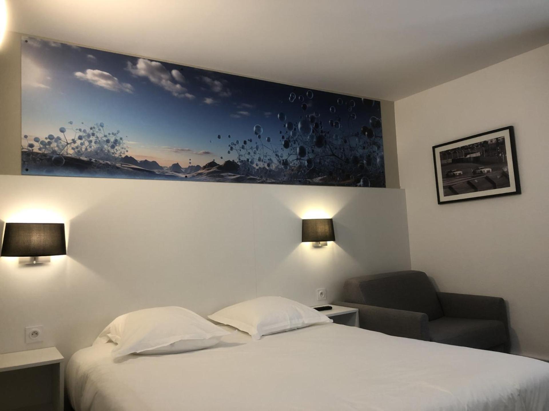 Hotel The Originals Bernay Acropole Exterior foto